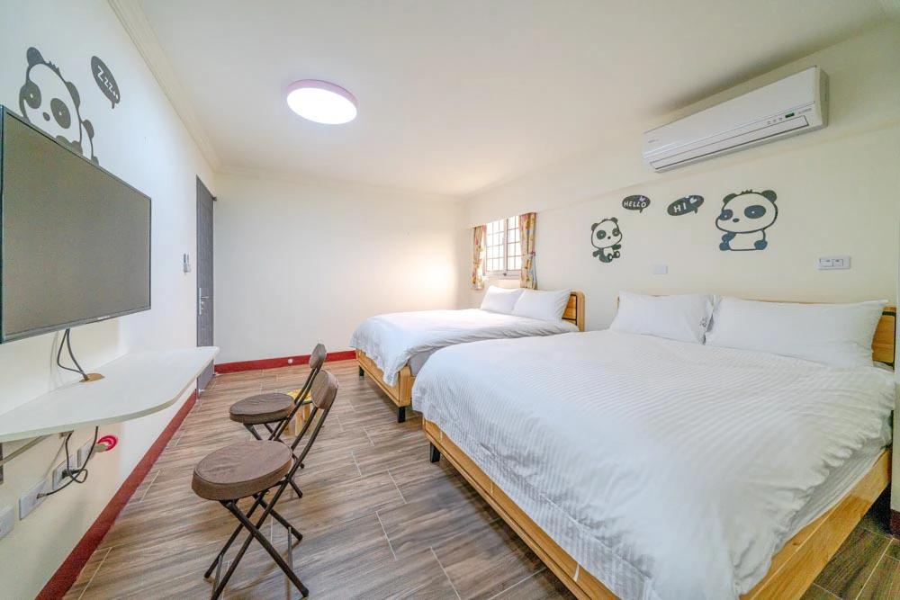 貓熊四人房 Thumbnail 3